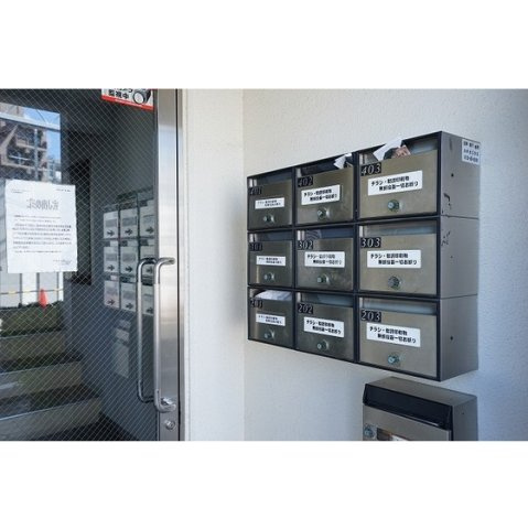 ＣＲＥＳＣＥＮＴ　ＭＯＴＯＮＥＳの外観|メールボックス