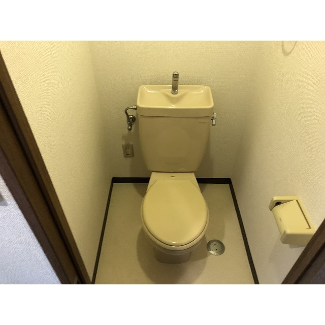 ＣＲＥＳＣＥＮＴ　ＭＯＴＯＮＥＳのトイレ|コンパクトで使いやすいトイレです