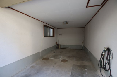 【駐車場】 | 堺市美原区南余部貸家 | シャッターガレージ