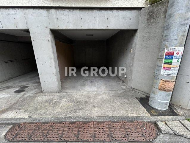 吉田テラスハウスの駐車場|カースペースがあります