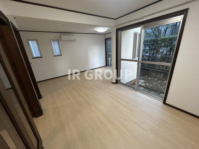 吉田テラスハウスの居間・リビング|居間です