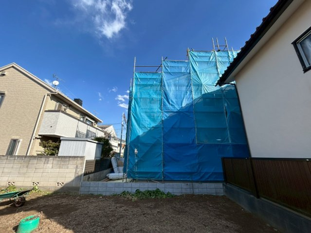 世田谷区上祖師谷3丁目　新築戸建の前面道路含む現地写真|2月完成予定！
2026.01.11撮影

現地ご見学希望・資料請求などお気軽にお問い合わせ下さい！
03-5990-5201