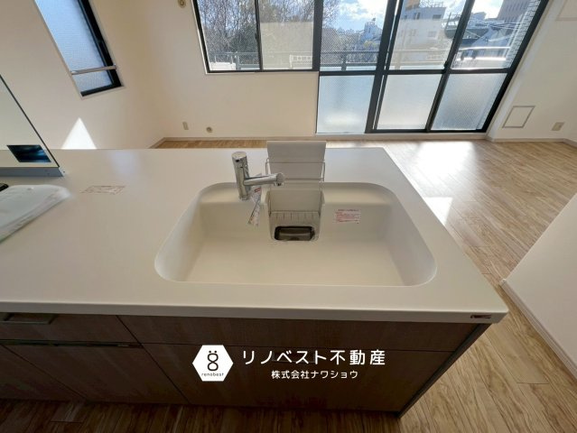 ネオイース勝山北パークサイドのキッチン|清掃のしやすいシンク回りで使い勝手が良い◎