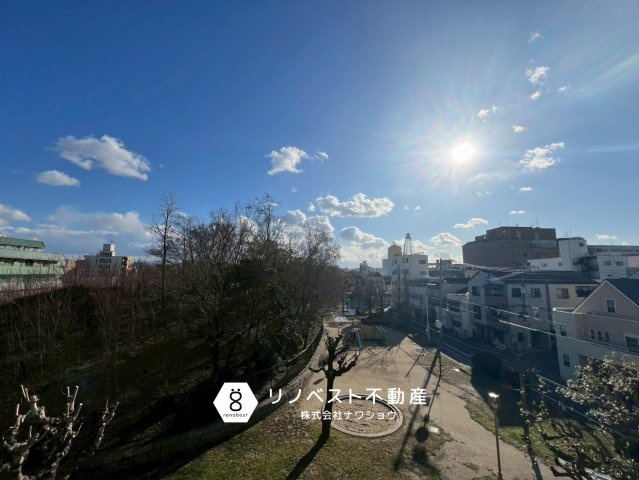 ネオイース勝山北パークサイドの展望|大きな建物がなく開放的で採光・眺望ともに良好です！