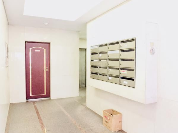 サンモール鈴木のエントランス|ゆとりのあるエントランスです