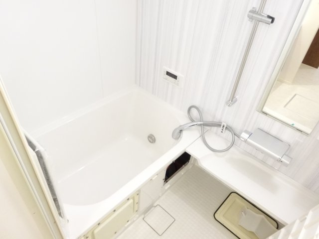 グランレイクコンゴウの浴室|同物件別部屋イメージ写真