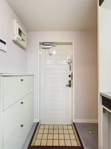 シンワハイツの玄関|シンプルで使いやすい玄関です