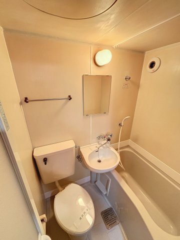 シンワハイツの浴室|落ち着いた空間のお風呂です