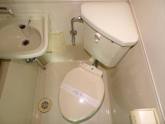 ハウスキタホリのトイレ|ゆったりとした空間のトイレです