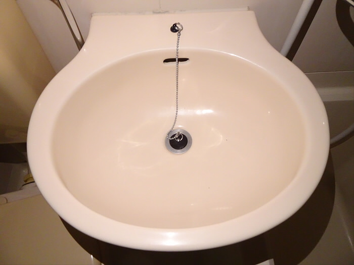 メゾンKの洗面所|ゆったりとスペースのある洗面所