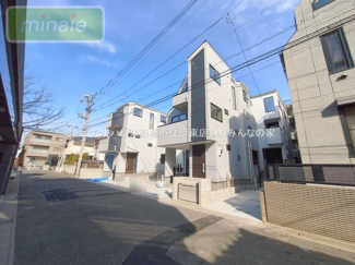 【前面道路含む現地写真】 | 前面道路が広く駐車ラクラクです♪