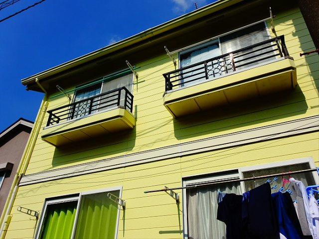 パインコートのエントランス|毎日通るエントランスはこのようになっています