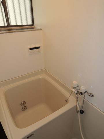 ハイツブラウの浴室|きれいなお風呂です