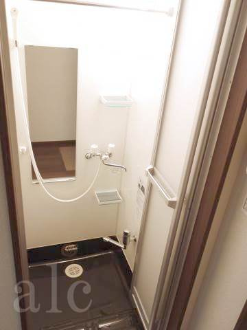 アーバンプレイス四谷三丁目のシャワールーム|別部屋参照