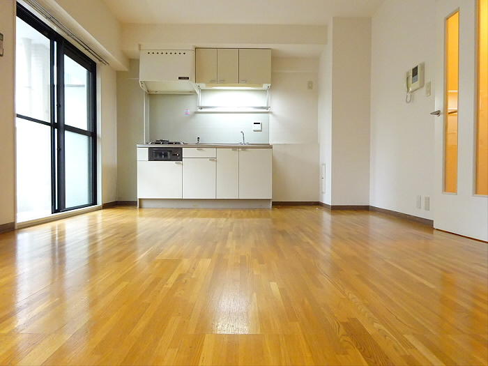 シャングリラ代々木の居間・リビング