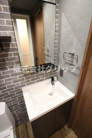 ナイスアーバン鶴見中央の独立洗面台