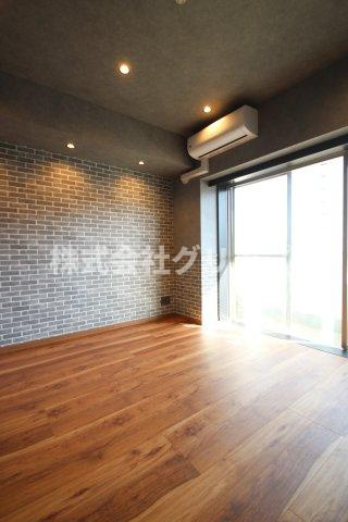 ナイスアーバン鶴見中央の洋室