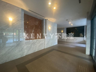 【ロビー】 | JOYCE COURT | 建物の内部です