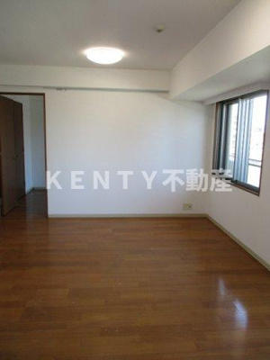 【居間・リビング】 | JOYCE COURT | ゆったりとした居間です