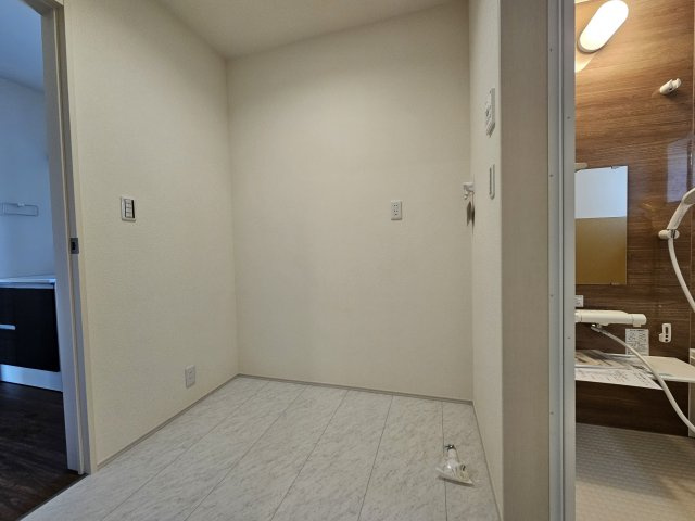 瑞浪市益見町のランドリースペース