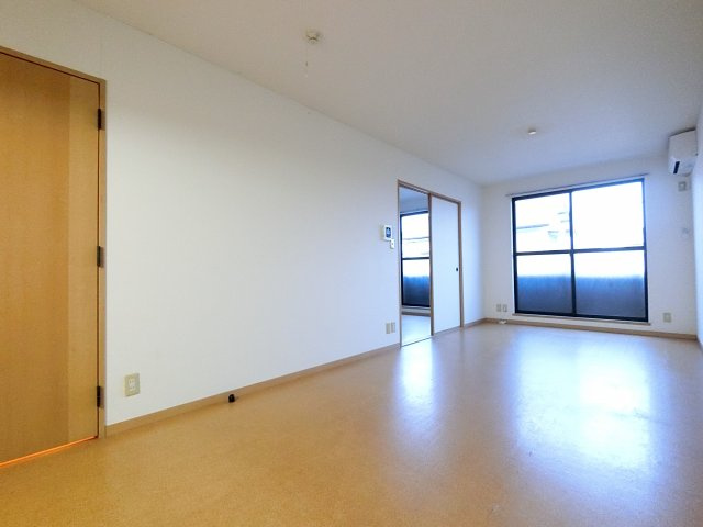 【居間・リビング】 | ドミールコスモス　B