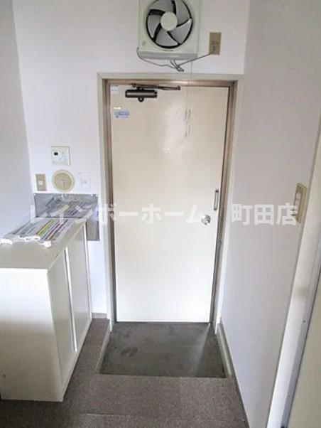 グランドールヤザワの玄関