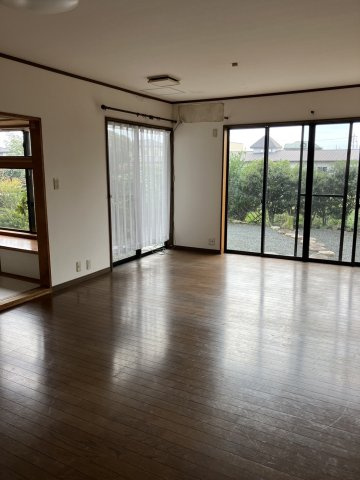 みどり市笠懸町鹿中古戸建の居間・リビング