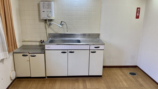店舗付き住宅 物件　那須郡那須字湯本のキッチン|厨房とは別にミニキッチンもついているので、ちょっとした料理なども出来ます。
