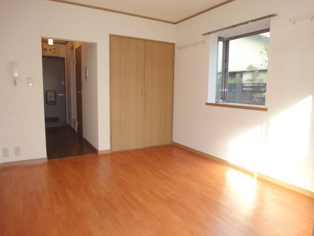 クレール荻窪の居間・リビング|★駅近で静かな住宅街★　★陽当良好です★