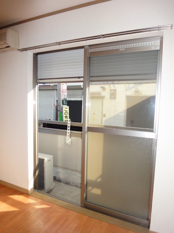 クレール荻窪の設備|★安心の防犯シャッター★　★ＴＶモニターホン★