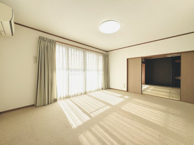 伊勢崎市堀口町　中古住宅の洋室