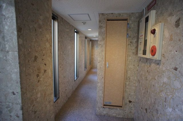 ドエル南森町のロビー