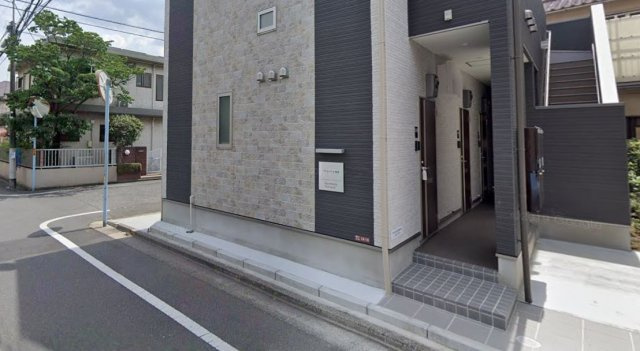 プランドール西荻のエントランス