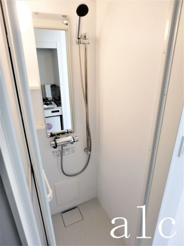 プランドール西荻のシャワールーム|落ち着いた空間のお風呂です