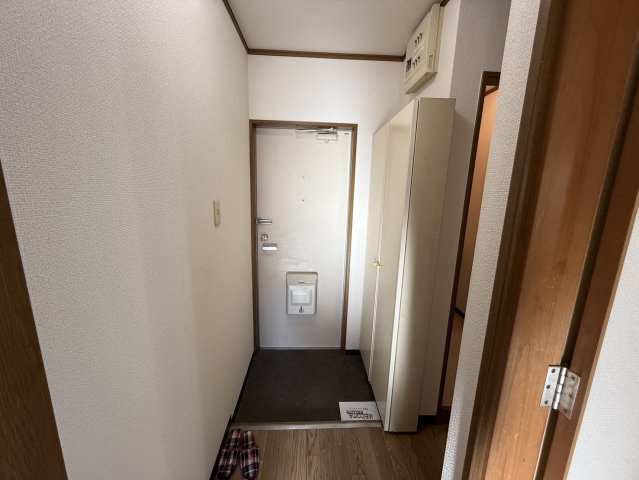 ハイツ・ジェルミの玄関