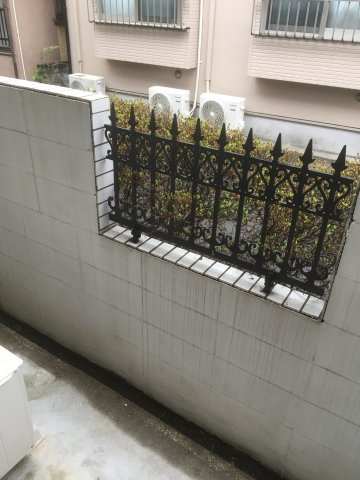 レオパレス千駄木A棟のバルコニー