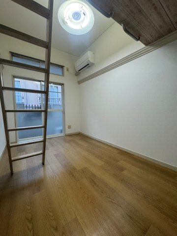 レオパレス千駄木A棟の居間・リビング