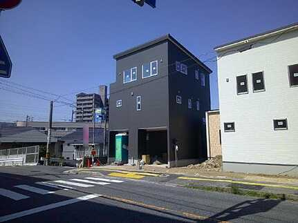 安芸郡府中町浜田本町の前面道路含む現地写真