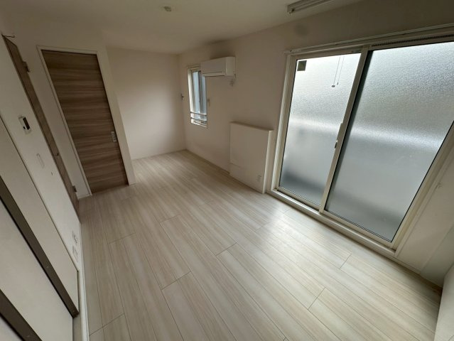 シャルマン ヴィオラの駐車場