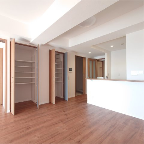 リリーベル宮前ヒルズの居間・リビング