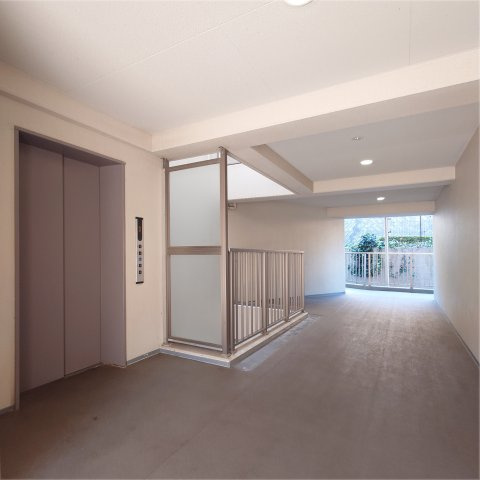 リリーベル宮前ヒルズのその他共用部分|共用の廊下もゆったりと余裕のあるスペースです