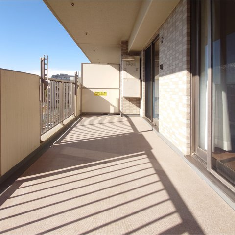 リリーベル宮前ヒルズのバルコニー|奥行きの広いバルコニーです