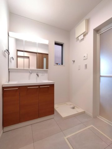 横須賀市望洋台戸建の独立洗面台