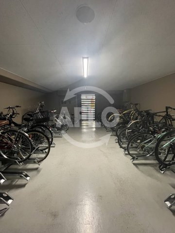 リーガル南堀江　堀江小学校区の設備|リーガル南堀江　駐輪場