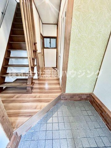 善根寺町6丁目一戸建の玄関