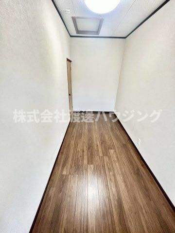 善根寺町6丁目一戸建の洋室|4帖の洋室。