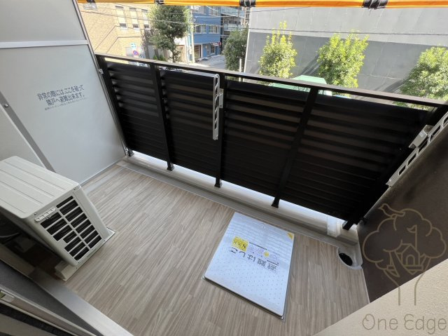 プライムアーバン南森町のバルコニー