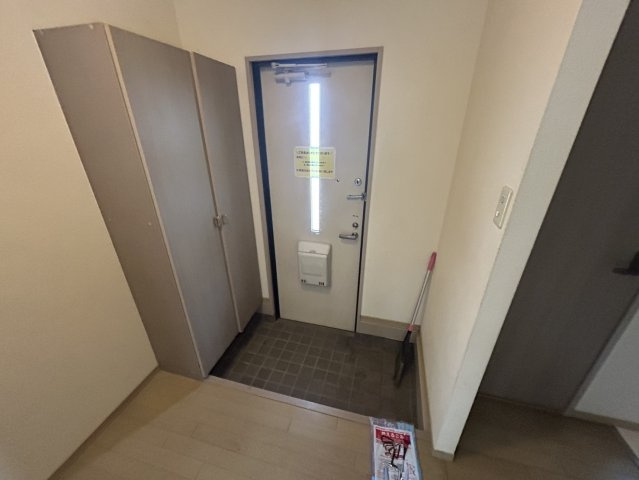 パルティーダ B棟の玄関