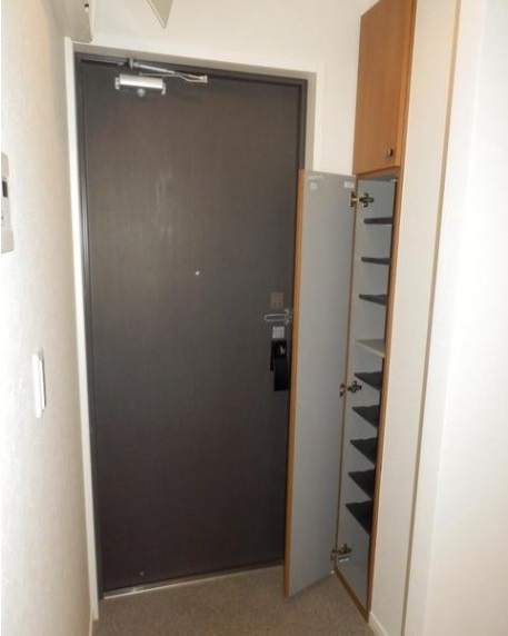 Ms'E(エムズイ―の玄関