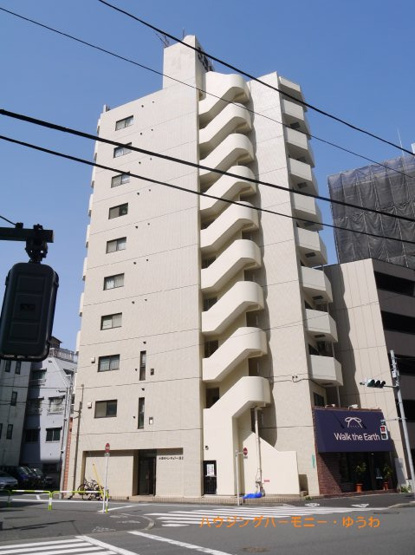 【外観】 | 大塚台センチュリー21 | 住む人を映し出す洗練された佇まいは、いつまでも輝き続けながらいつしか街の風景に溶け込んでいきます。